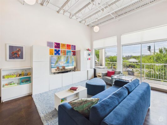 2401 E 6th St #6095, Austin
