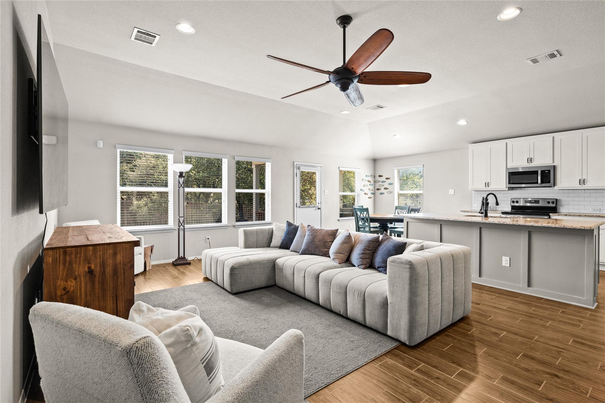 21204 Santa Rosa Ave, Lago Vista, TX 78645