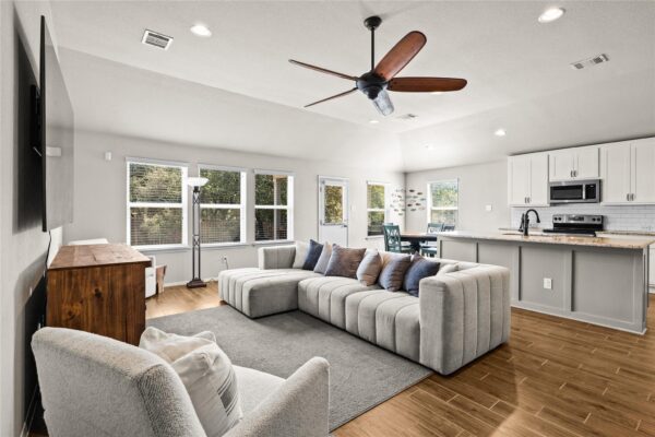 21204 Santa Rosa Ave, Lago Vista