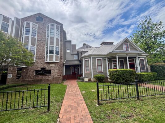 915 W 23rd St #206, Austin