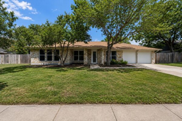 1403 Creekview Dr, Round Rock