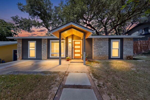 302 Rowland Dr, Austin