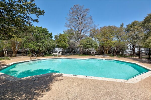 1411 Gracy Farms Ln #52, Austin