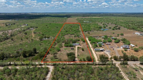 3301 Dry Creek Rd, Lockhart