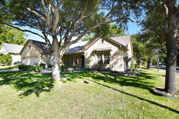 108 High Trail Dr, Georgetown