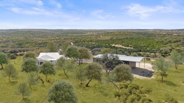 158 Watch Hill Rd, Stonewall