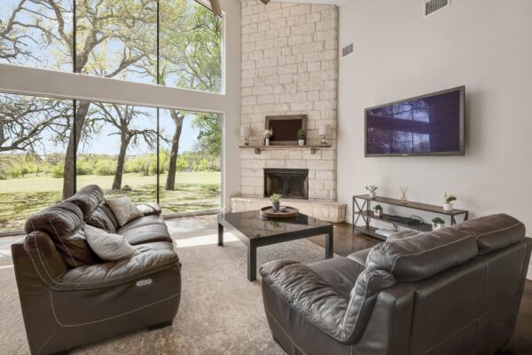 23928 Oscar Rd, Spicewood