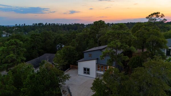 326 Tahitian Dr, Bastrop