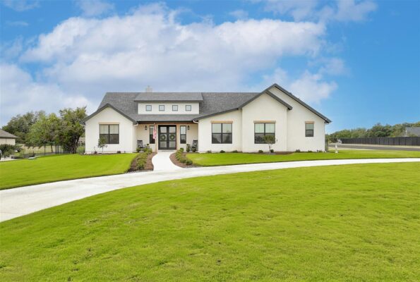 113 Crystal Ln, Georgetown