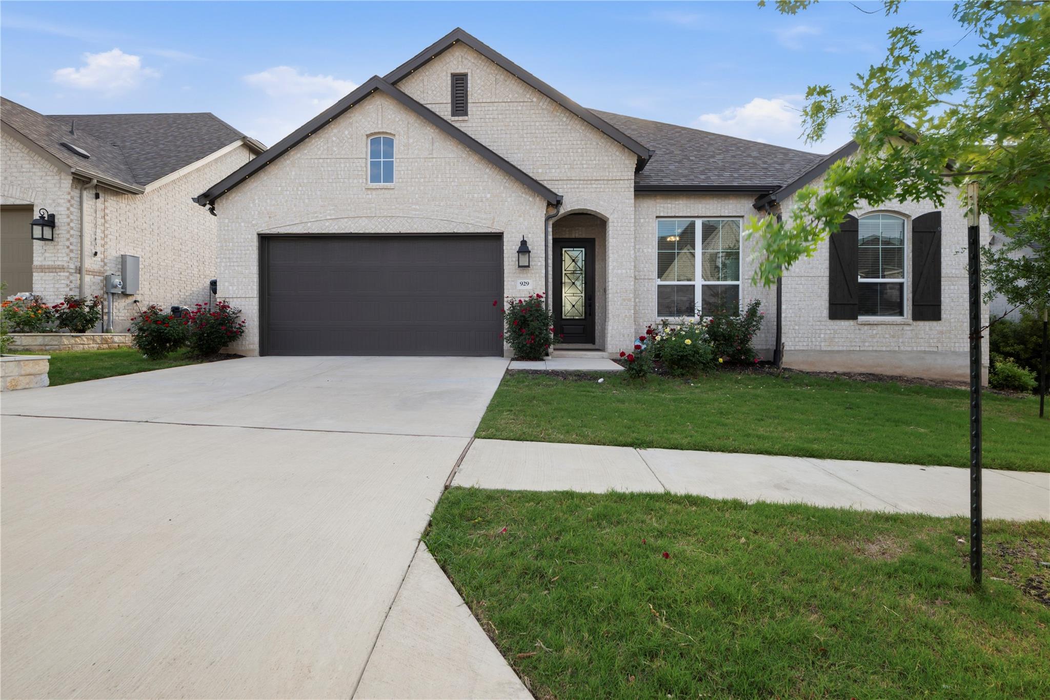 929 Mollie McBride Ln, Leander