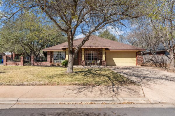 1211 Sugarberry Dr, Cedar Park