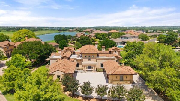 102 Long Pt, Georgetown