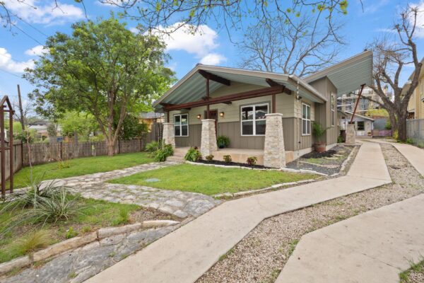 2300 S 3rd St, Austin
