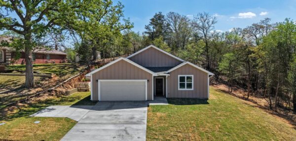 473 Tahitian Dr, Bastrop