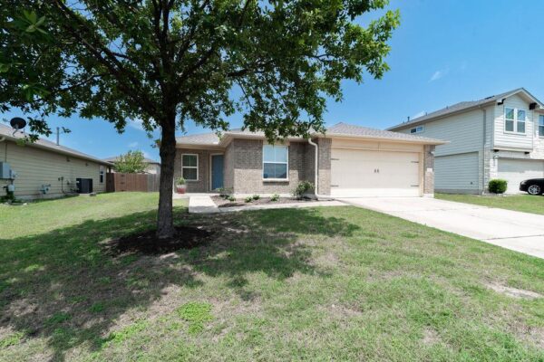 112 Hawkins Ct, Hutto