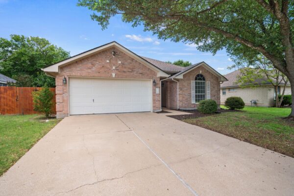 1106 Woodview Dr, Leander
