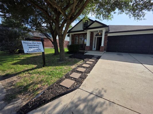 319 Riverwalk Dr, Hutto
