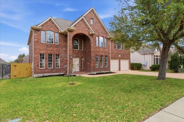 2002 Forest Hill Cv, Round Rock