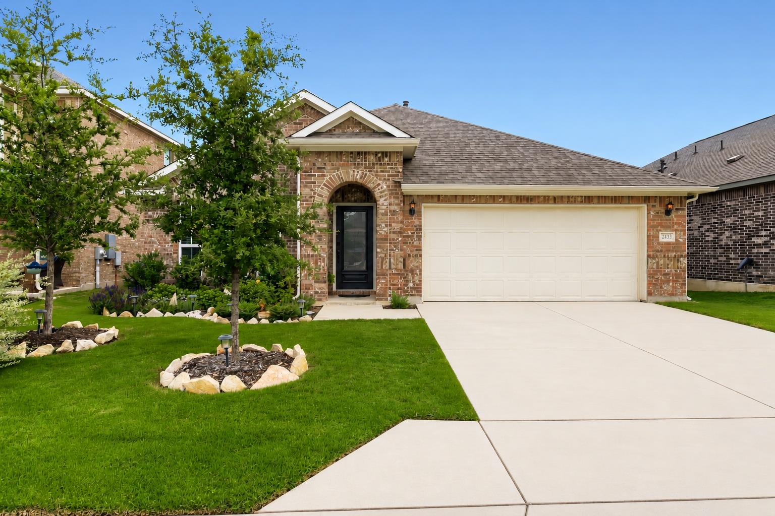 2433 Walking Y Rd, Georgetown, TX 78633