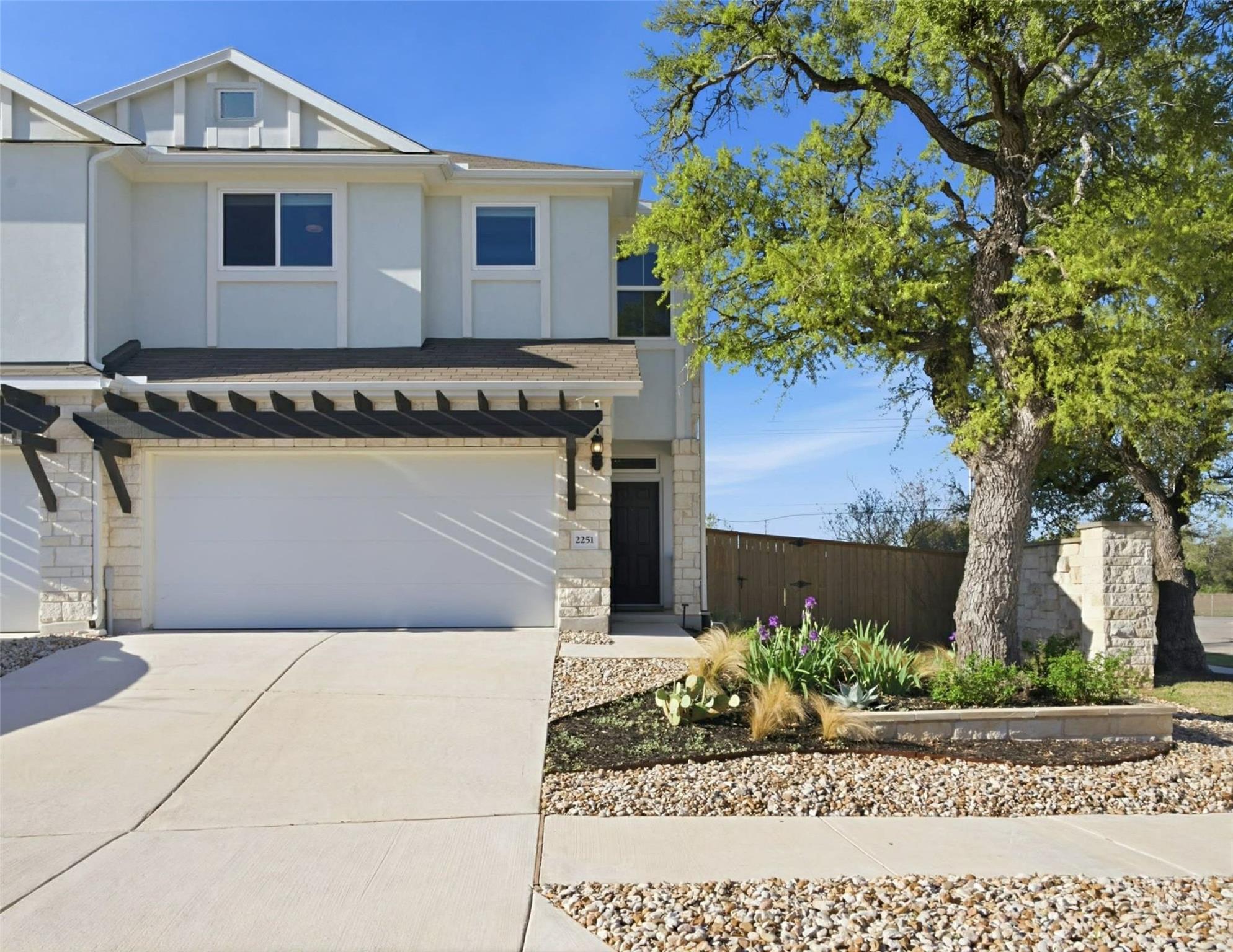2251 Rocoso Trl, Leander