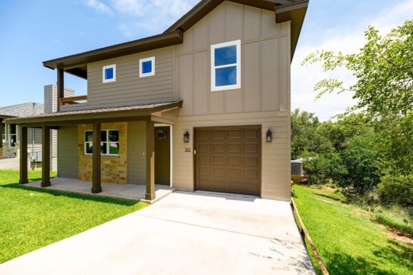 302 Castlehigh Dr, Granite Shoals