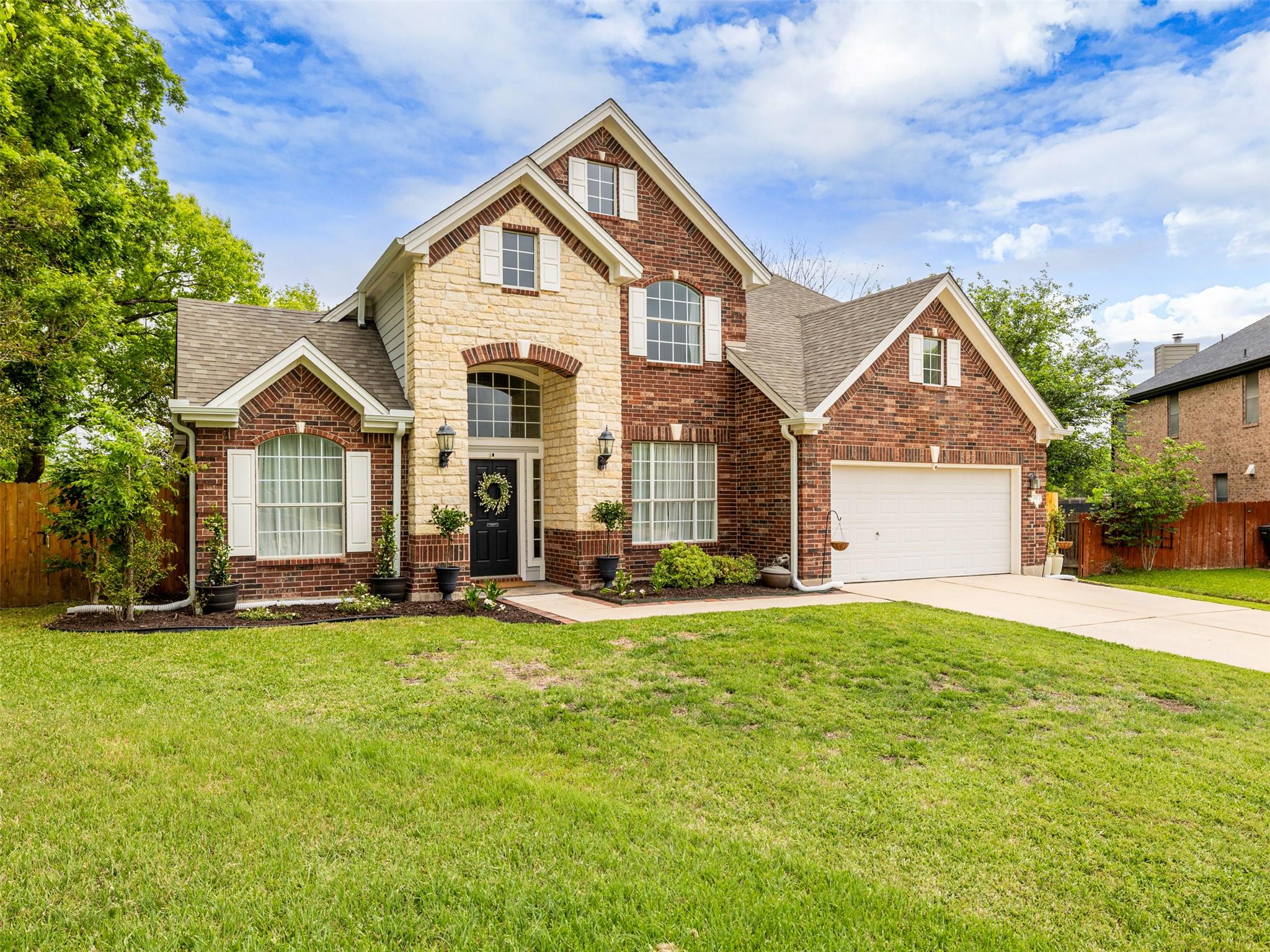 300 N Carriage Hills Dr, Georgetown, TX 78626
