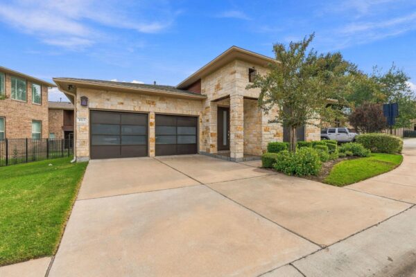 1013 Sue Ann Rose Dr, Austin