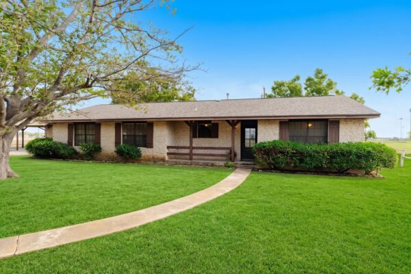 15 Brenda Ln, Round Rock