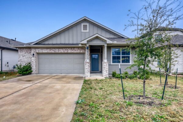 351 Town Lake Bnd, Kyle