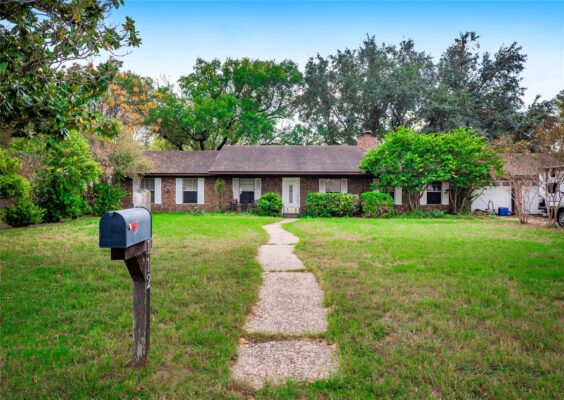 112 Hasler St, Bastrop