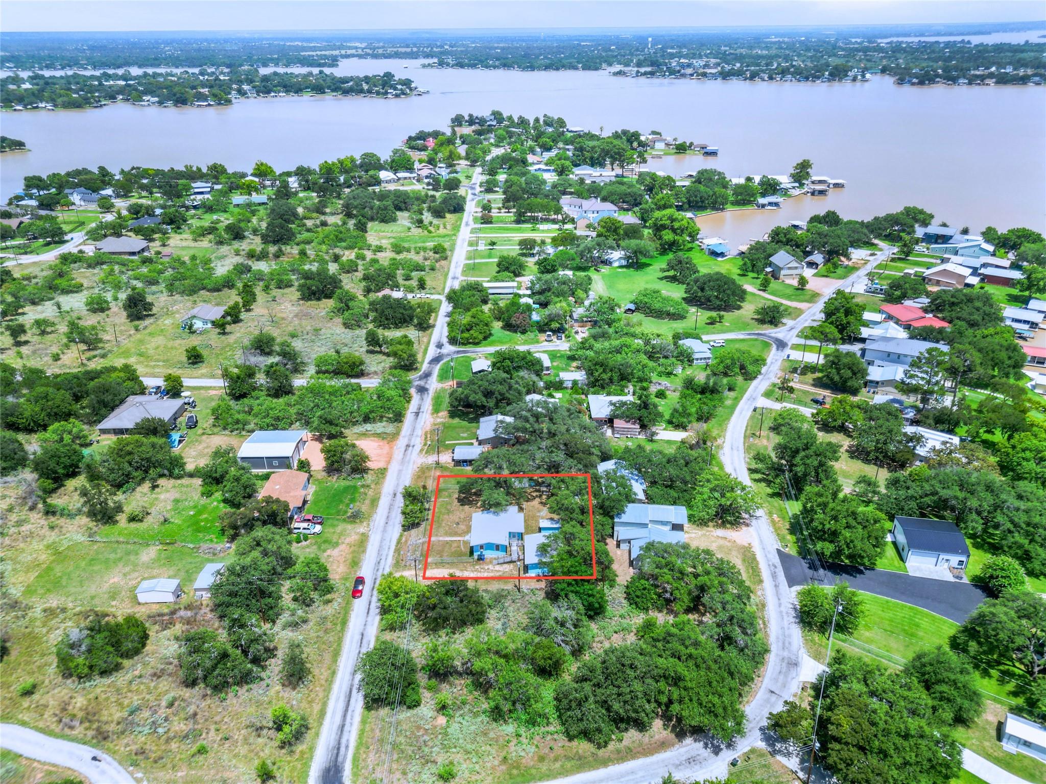 106 Beach Dr, Sunrise Beach, TX 78643