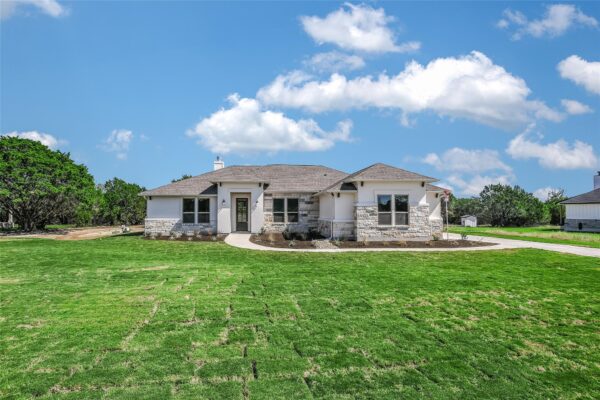 107 Ethan Ln, Burnet