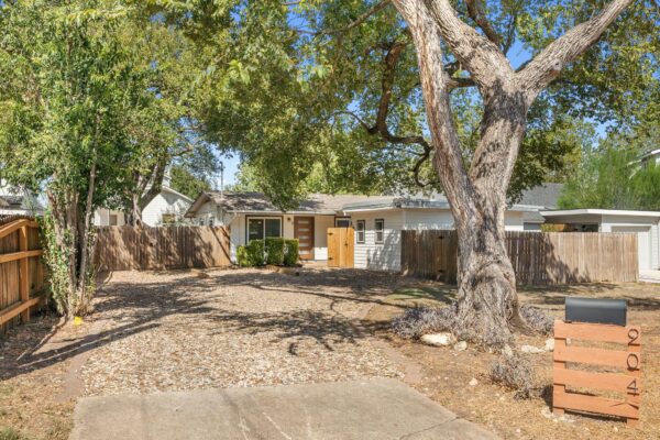 904 Plateau Cir, Austin