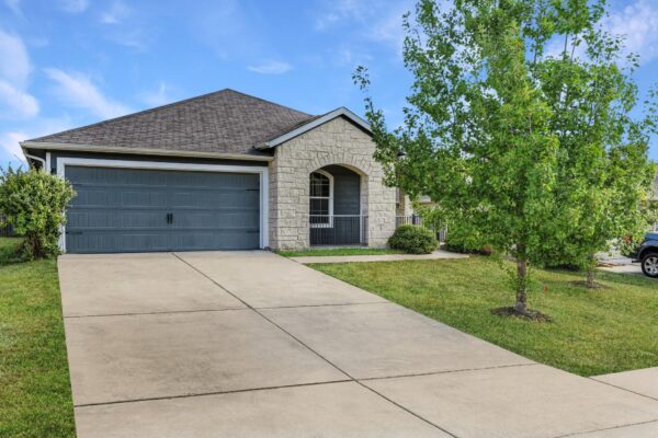 132 Denton Dr, Hutto