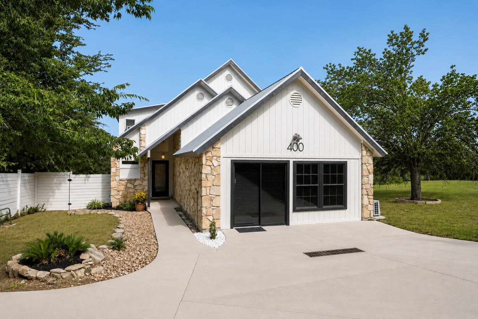 400 N Laurelwood Dr, Austin, TX 78733