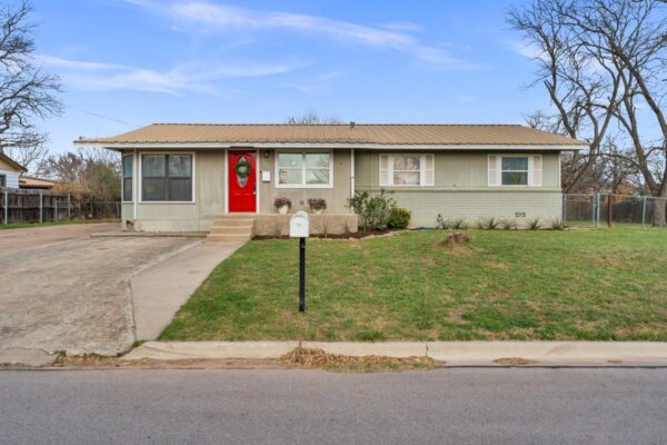 703 N Pierce St, Burnet