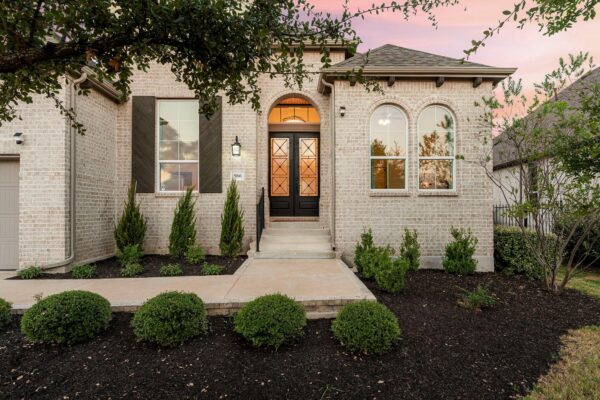 586 Two Creeks Ln, Austin