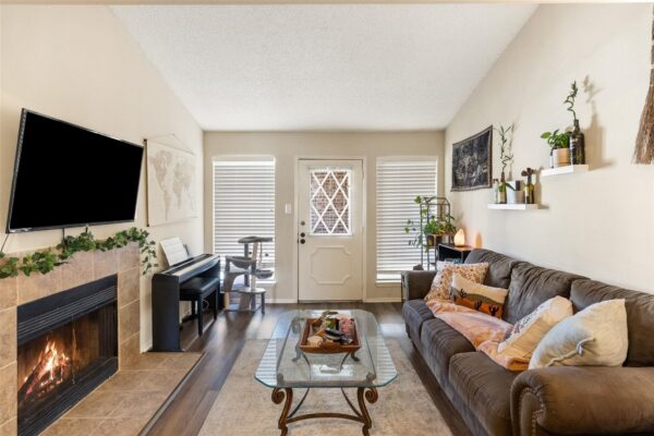 806 W 24th St #328, Austin