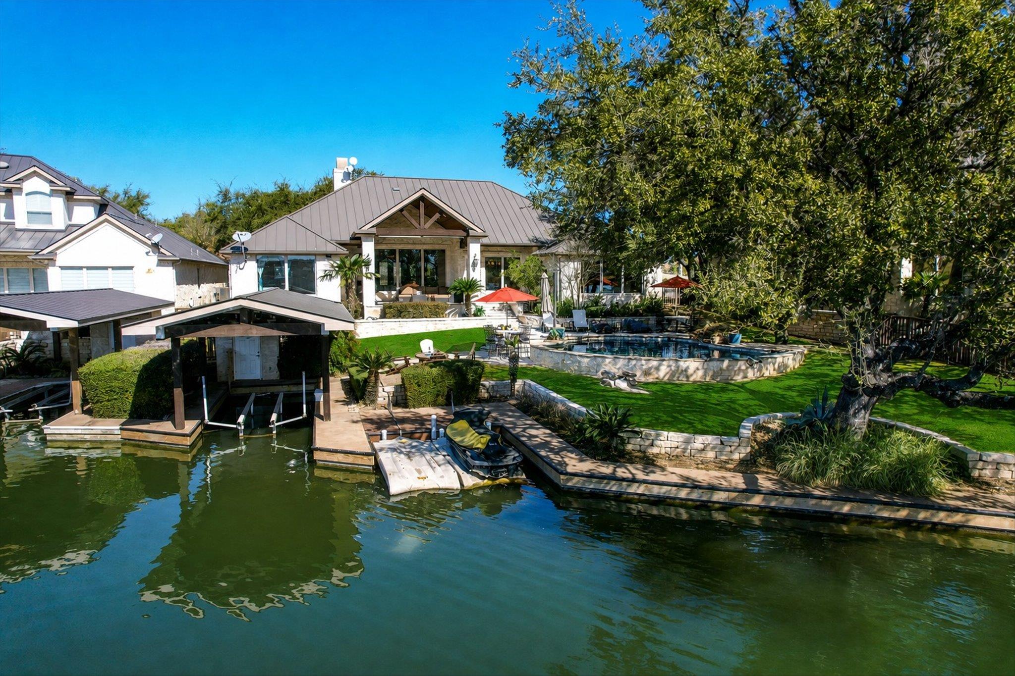 113 Wennmohs Pl, Horseshoe Bay, TX 78657