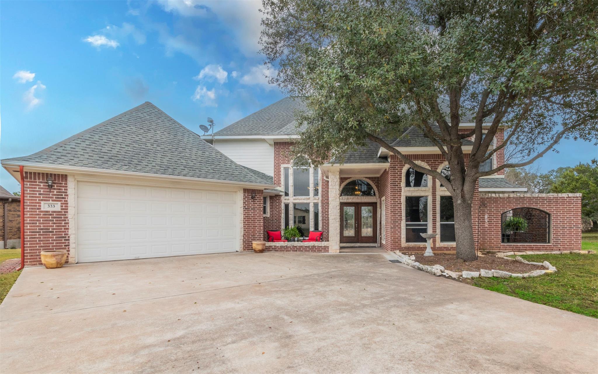 333 Wesley Rdg, Spicewood, TX 78669