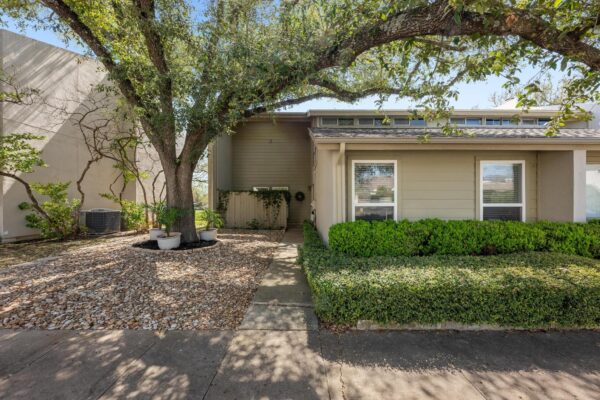 100 Lido Cir #B2, Lakeway