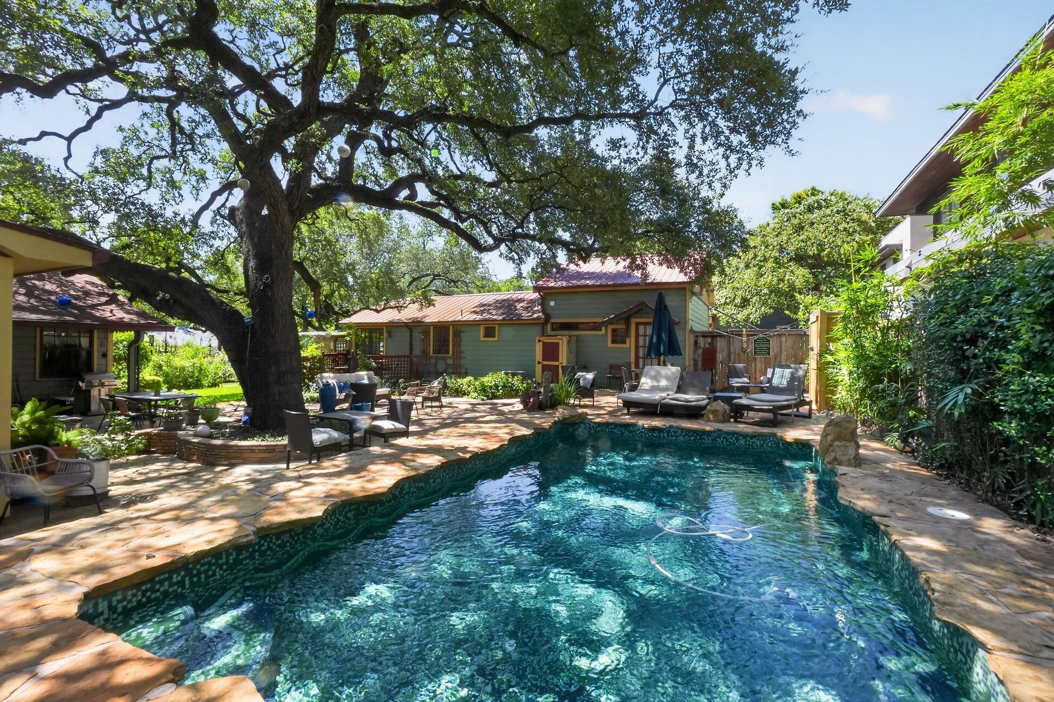 221 Park Ln, Austin, TX 78704