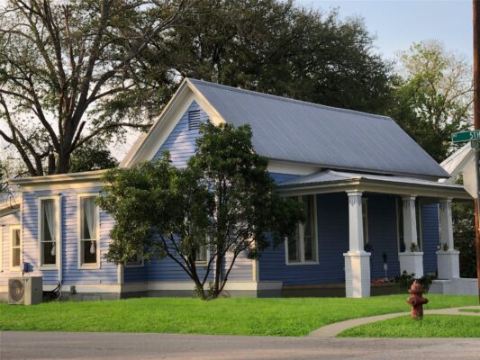 501 Burleson St, Smithville