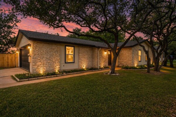 710 Ruby Isle Dr, Leander