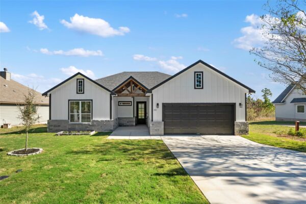 111 Kukui Ct, Bastrop