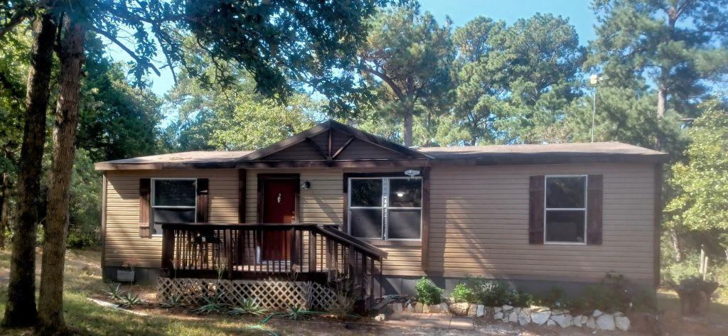 172 Pine Canyon Dr, Smithville, TX 78957