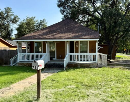 711 N Bishop St, San Marcos
