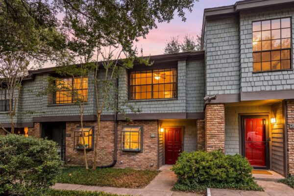 7122 Wood Hollow Dr #86, Austin