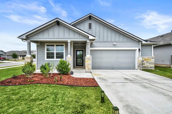 228 Greens Bayou Trl, Hutto