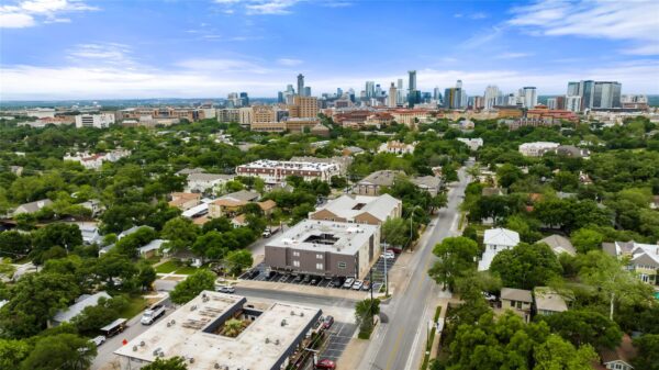 101 E 33rd St #208, Austin